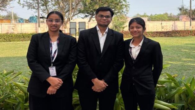 Uma Mundada, Dhruv Agarwal, Rishitha Goel participated in the Suits 1.0 Moot Court Competition